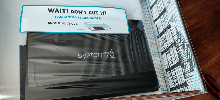 System76 Lemur Pro packaging, front