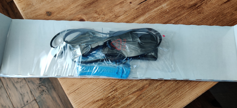 System76 Lemur Pro power supply packaging